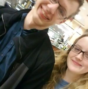 Meet your Posher, Kira